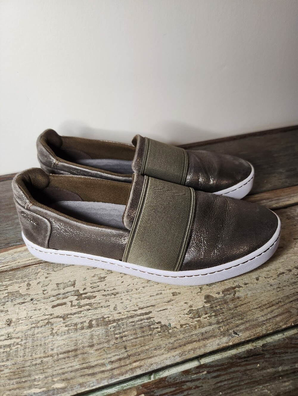 ❤️ Clarks Pawley Wes Leather Slip-On Sneaker In Metallic Olive Size 8.5